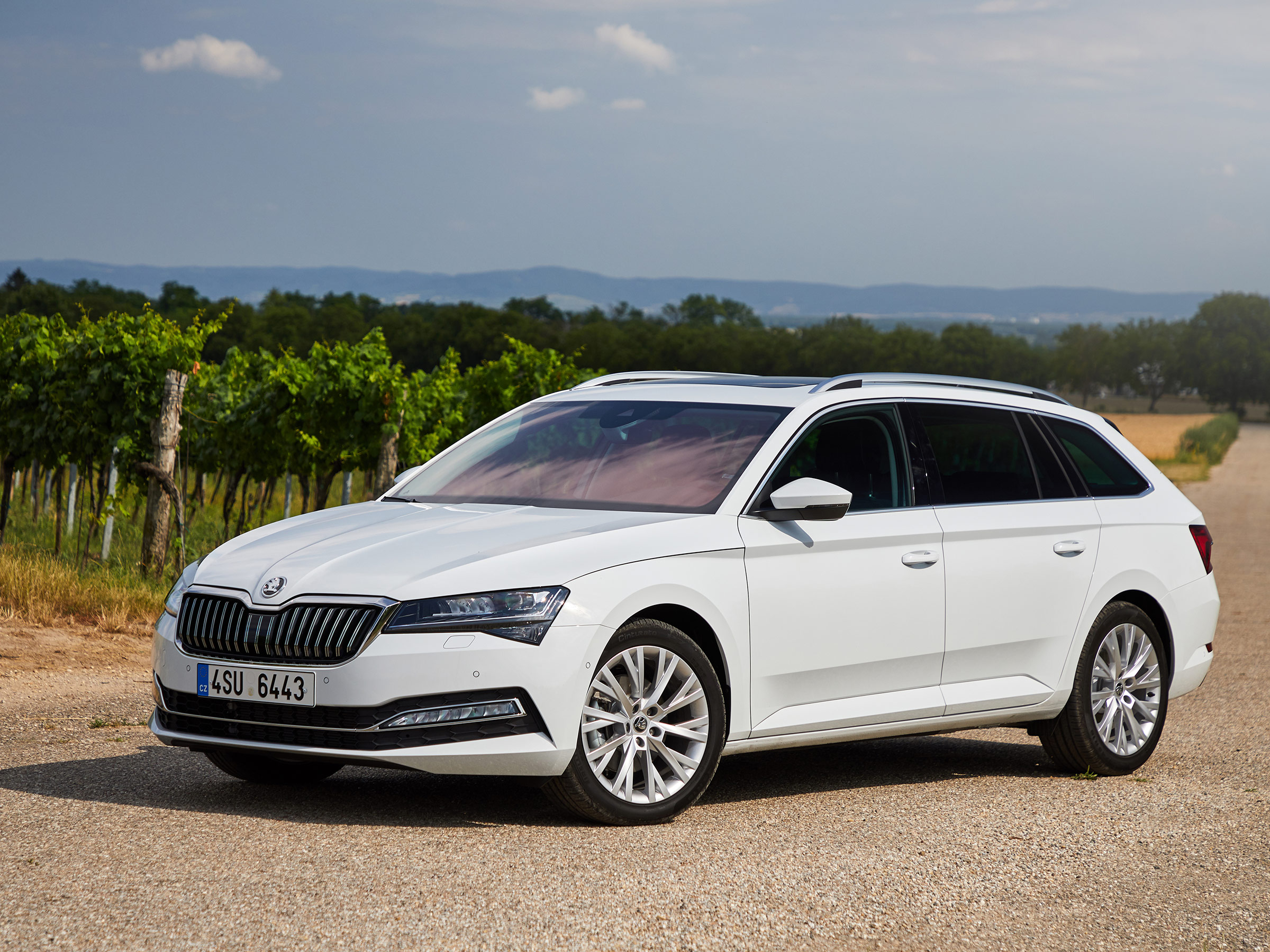 Škoda Superb 2022 универсал